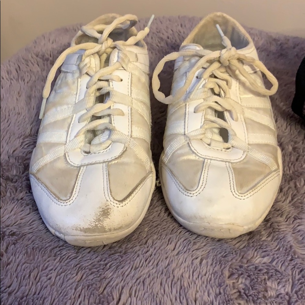 Infinity Cheer Shoes - Picture 2 of 3